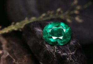 Descubra a Fascinante História da Pedra Esmeralda: Origens e Significado pedra esmeralda