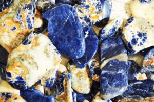 Sodalita - Guia Completo de Cores e Propriedades sodalita