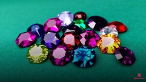 Espinélio: Tipos, Cores e Propriedades Espinélio: Tipos, Cores e Propriedades