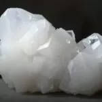 Criolita: descubra o mineral que encanta geólogos e avançam na tecnologia